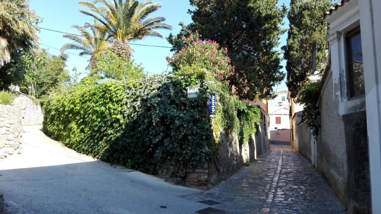 Apartments Veli Lošinj Exteriör bild