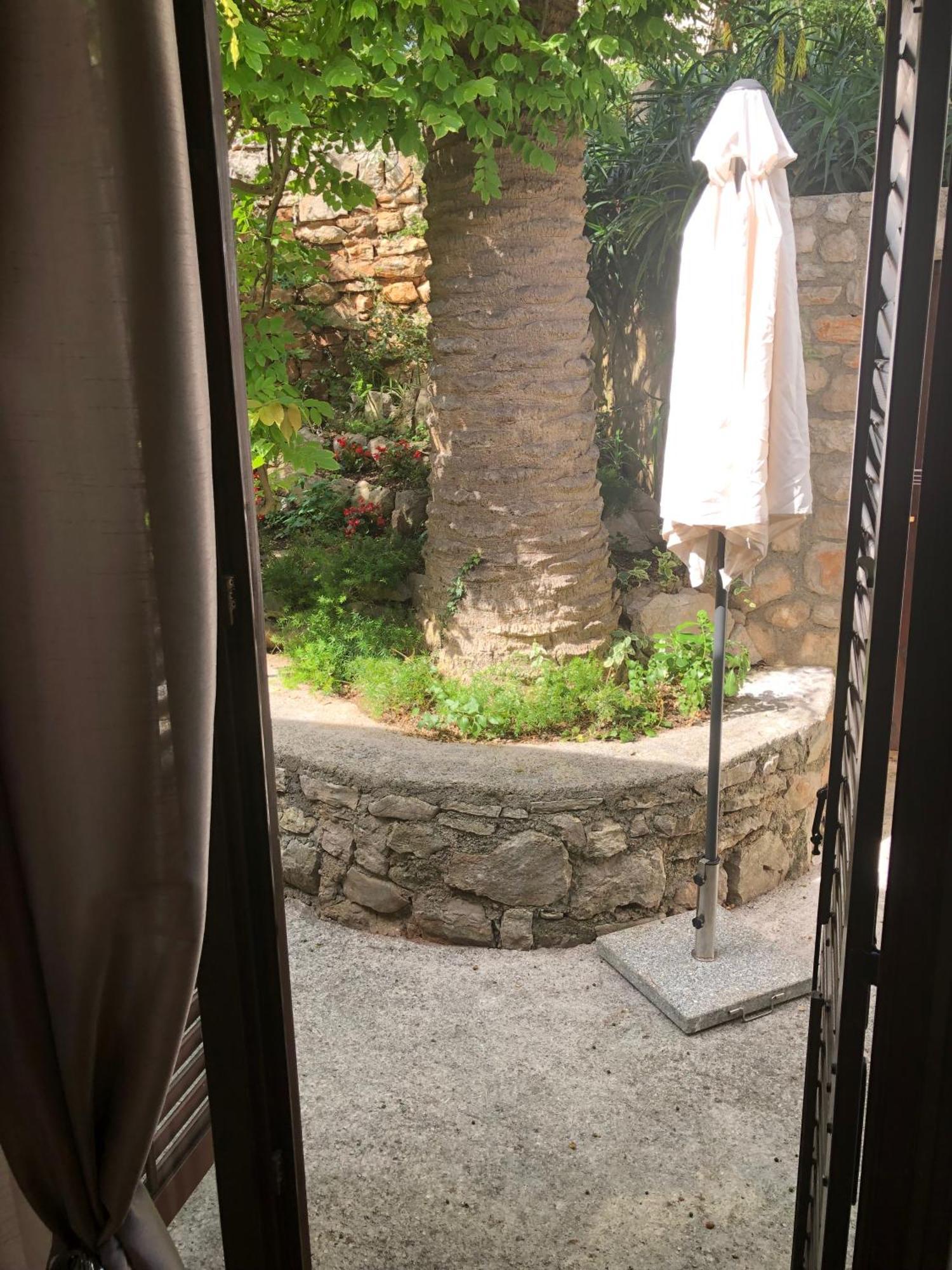 Apartments Veli Lošinj Exteriör bild