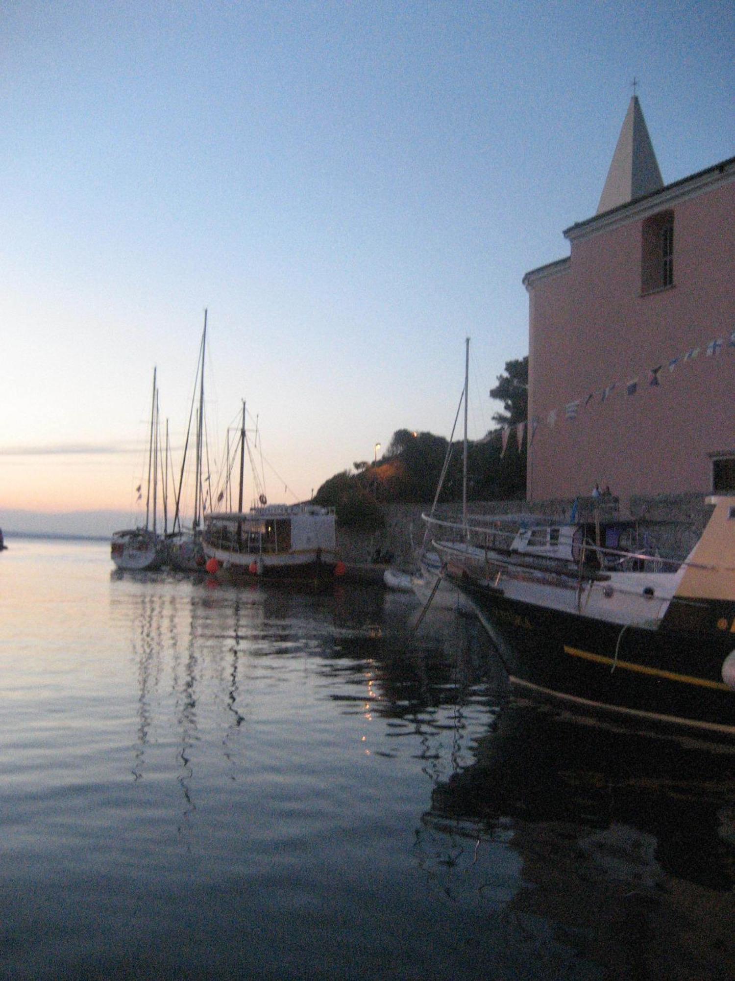 Apartments Veli Lošinj Exteriör bild
